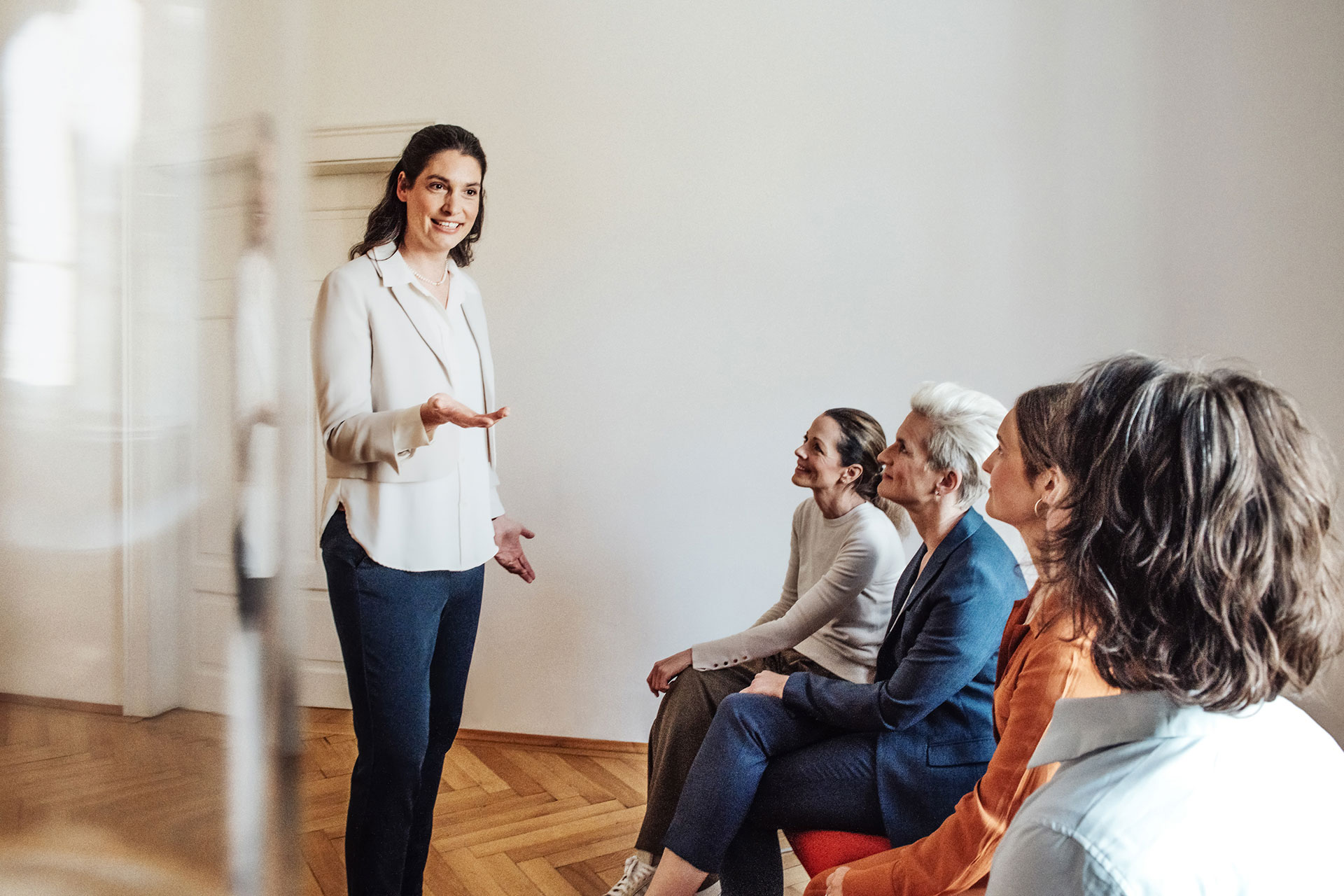 Interne Mentoring-Beziehung: Lernen, Reflektieren und Wachsen im Unternehmenskontext.