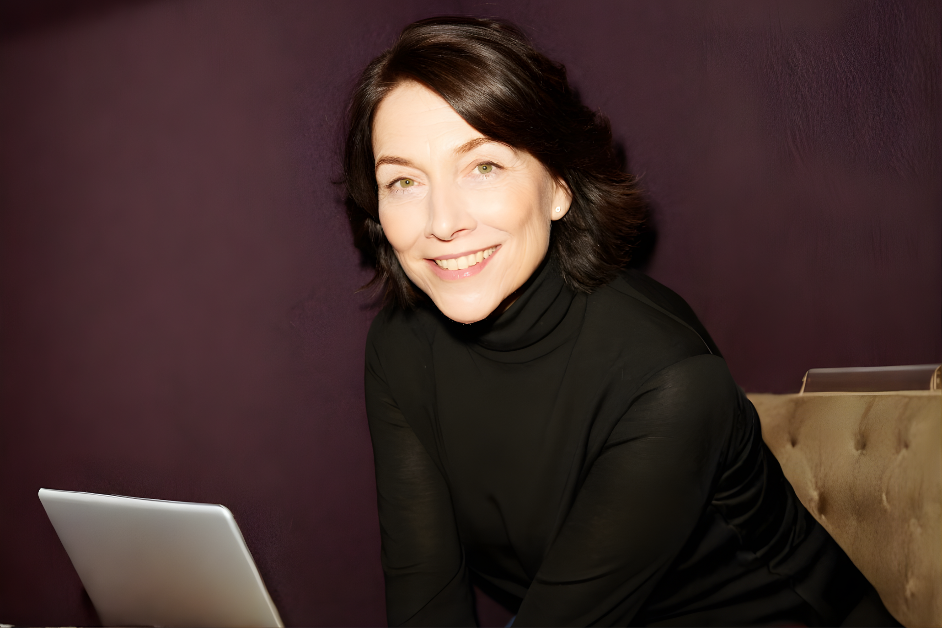 Porträt von Astrid Blechschmidt, Teilnehmerin des Cross Mentoring Programms, Erfahrungsbericht über persönliche Weiterentwicklung und berufliche Erfahrungen.