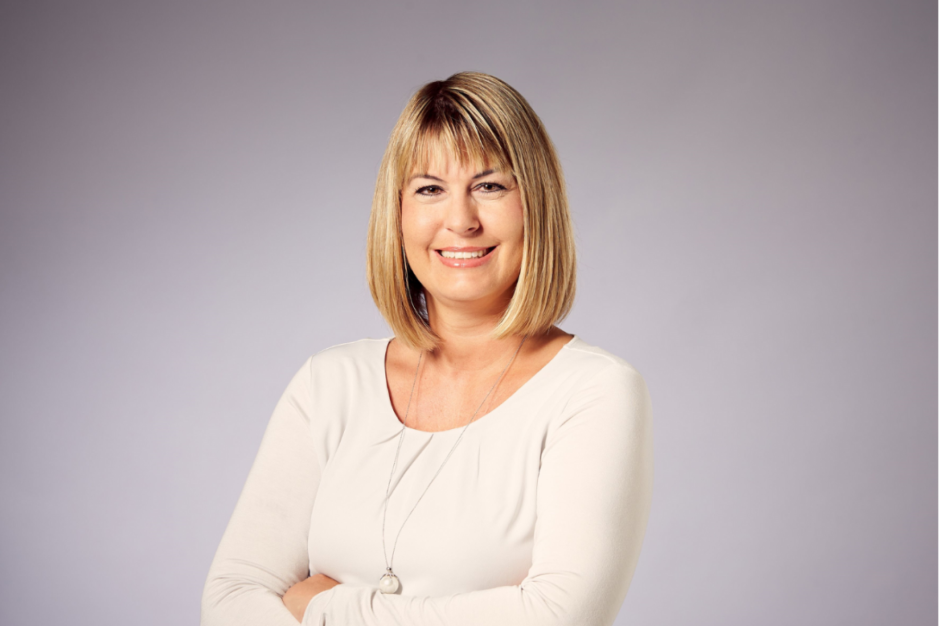 Porträt von Claudia Gaab Teilnehmerin des Cross Mentoring Programms, Erfahrungsbericht über persönliche Weiterentwicklung und berufliche Erfahrungen.