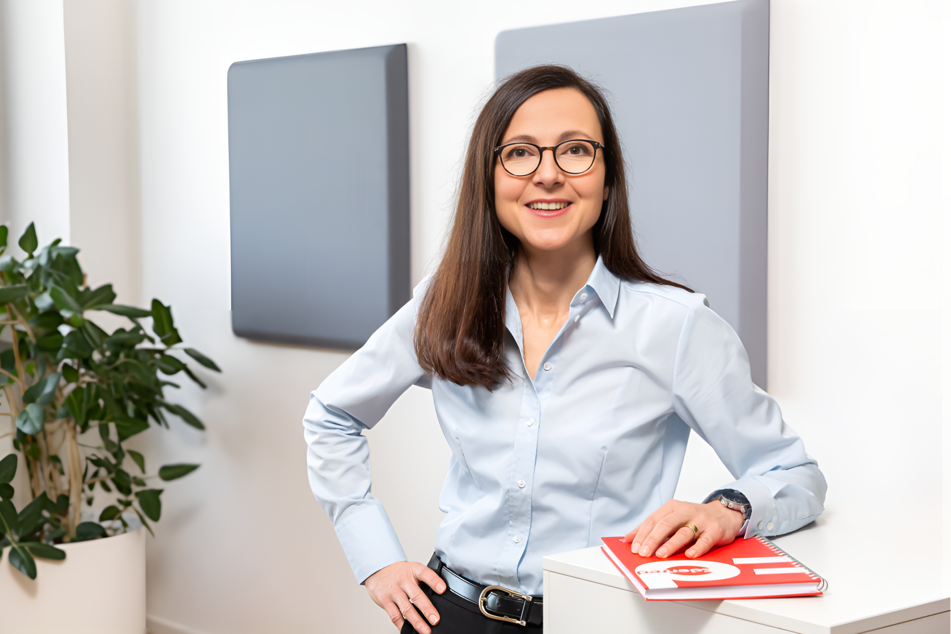 Porträt von Lucia Ramminger Teilnehmerin des Cross Mentoring Programms, Erfahrungsbericht über persönliche Weiterentwicklung und berufliche Erfahrungen.