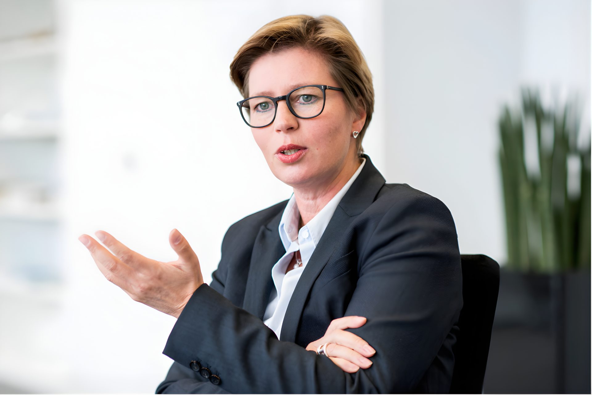 Porträt von Mariel von Schumann Teilnehmerin des Cross Mentoring Programms, Erfahrungsbericht über persönliche Weiterentwicklung und berufliche Erfahrungen.