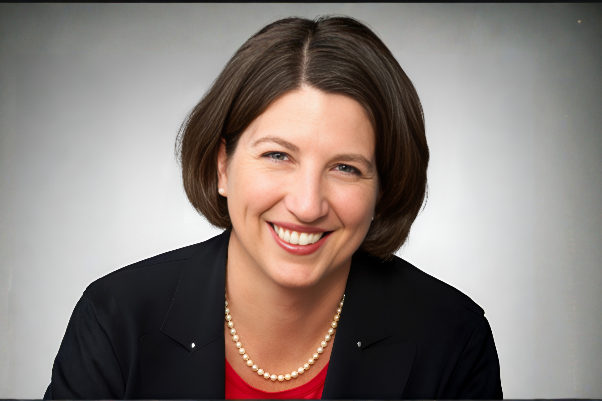 Porträt von Sabine Domes Teilnehmerin des Cross Mentoring Programms, Erfahrungsbericht über persönliche Weiterentwicklung und berufliche Erfahrungen.