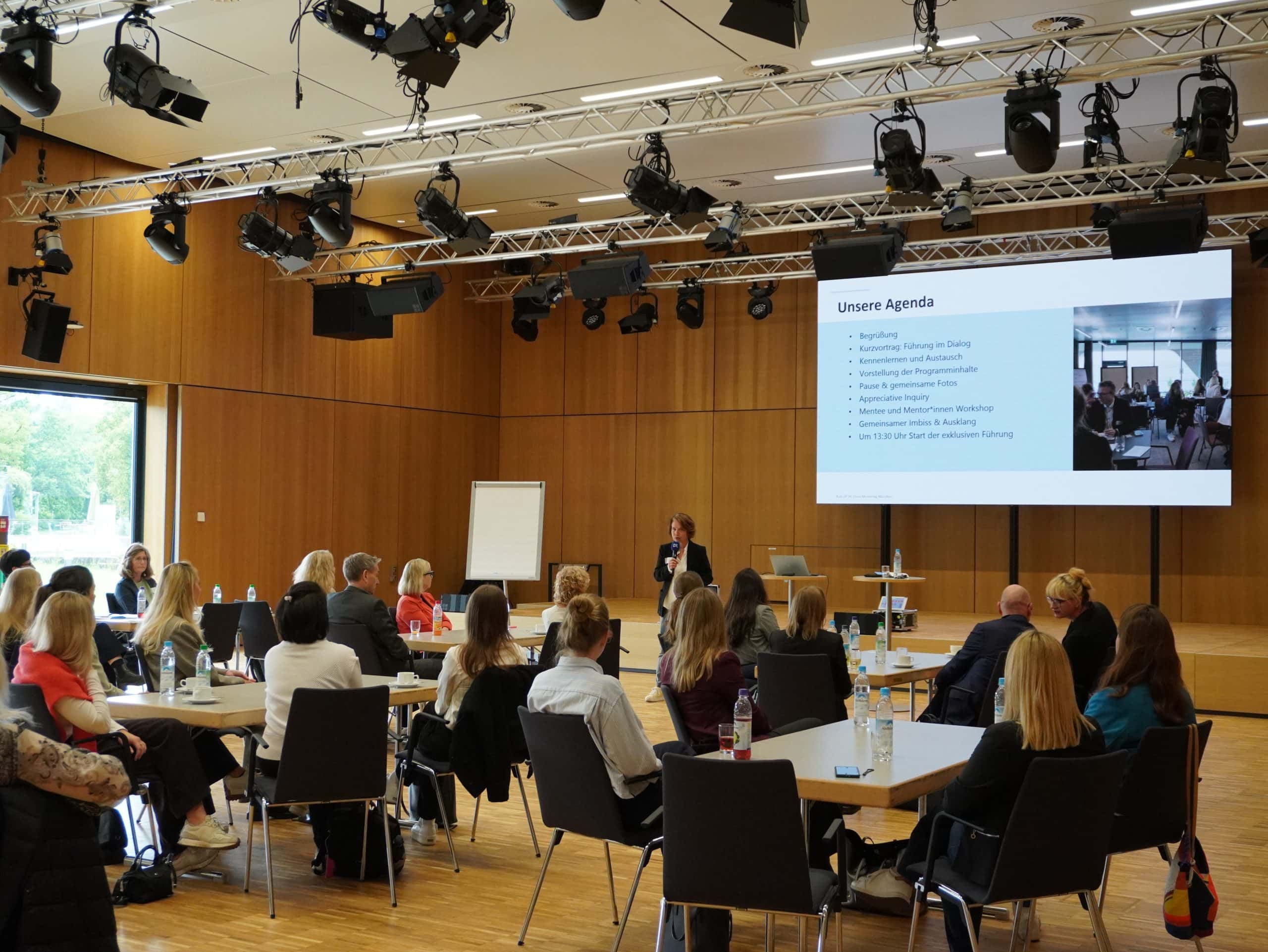 Einführung beim Kick-off der 34. Runde Cross Mentoring München