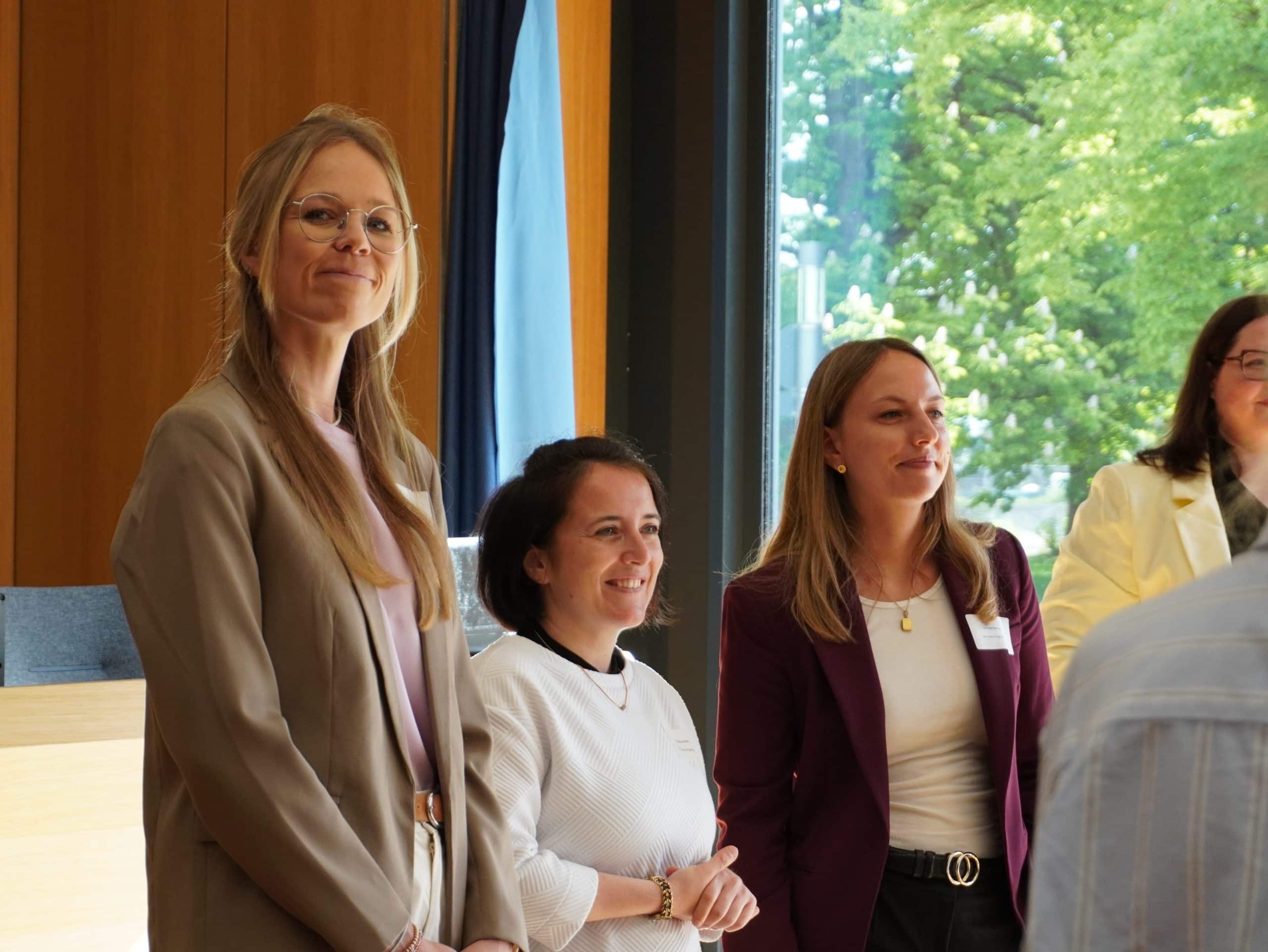 Mentees lernen sich kennen beim Kick-off der 34. Runde Cross Mentoring München