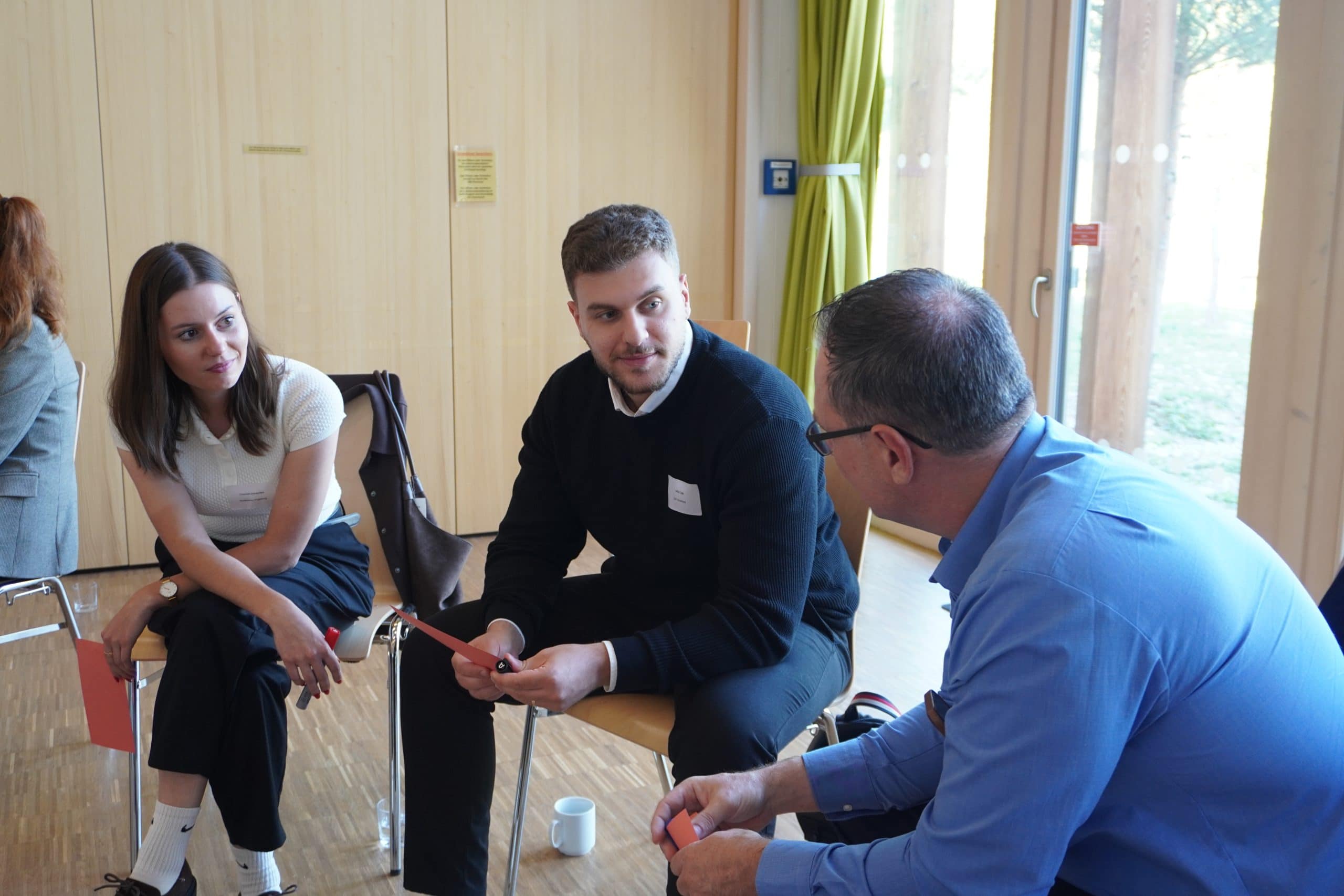Teilnehmende des CMA16 im Gespräch