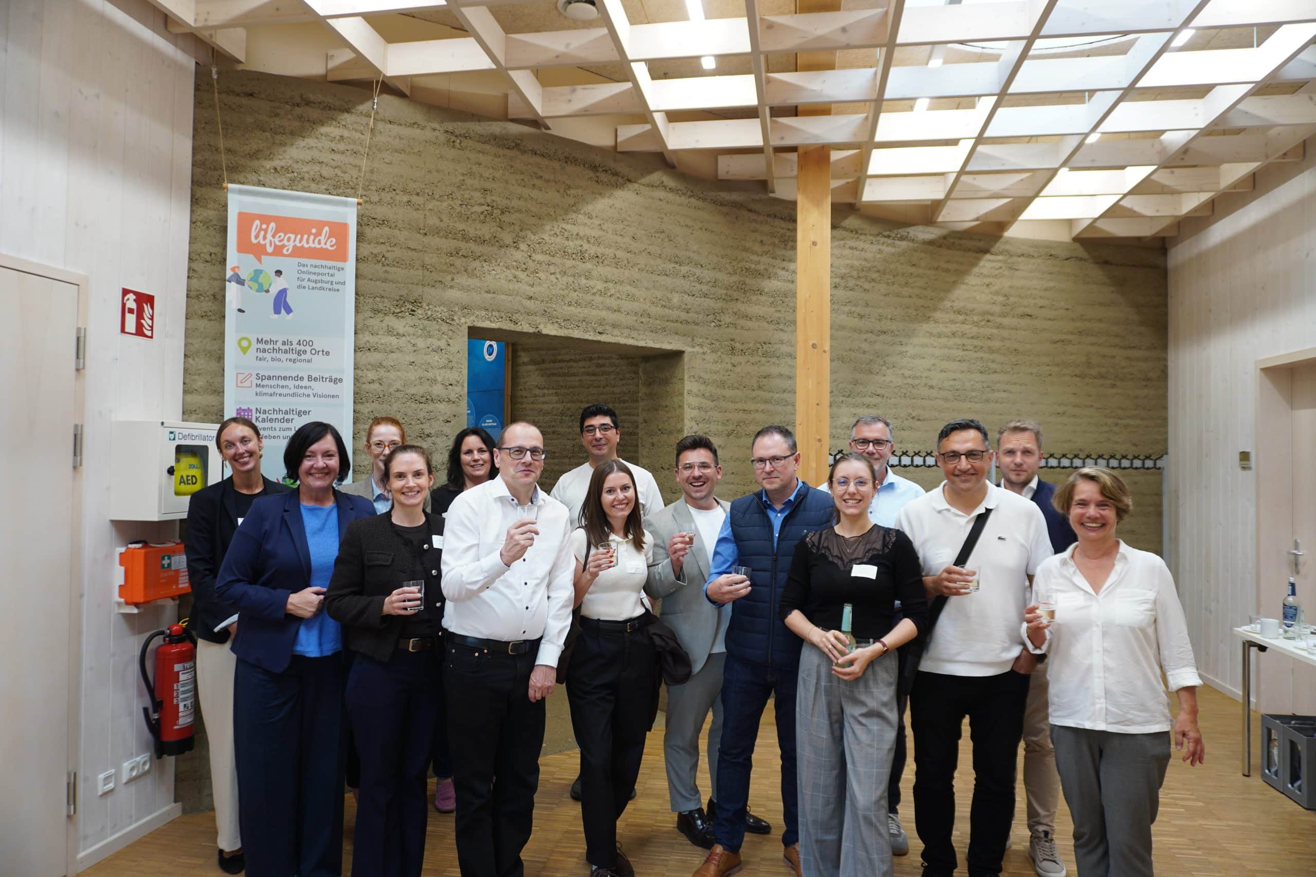 Gruppenfoto der Mentees und Mentor*innen von CMA16